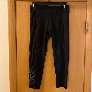 Second Skin Compression Capri Cropped Leggings Black Size Small